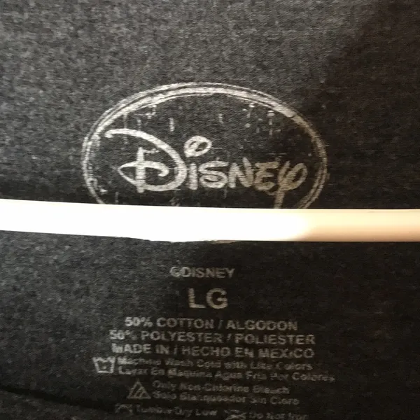 Beauty & Beast T-Shirt Belle Weekend All Booked Disney Size large - Image 6