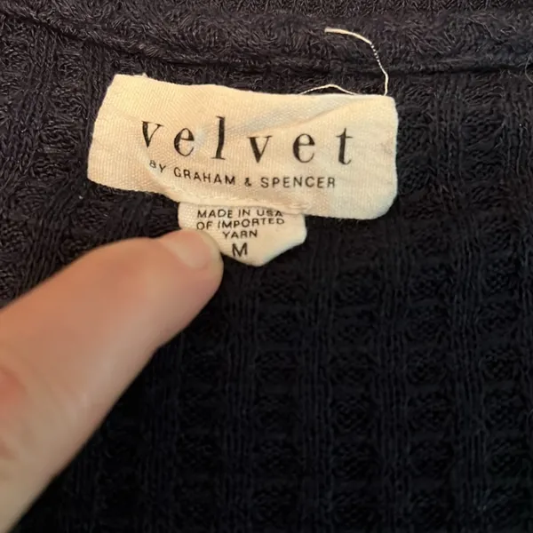 Navy blue v - Image 2