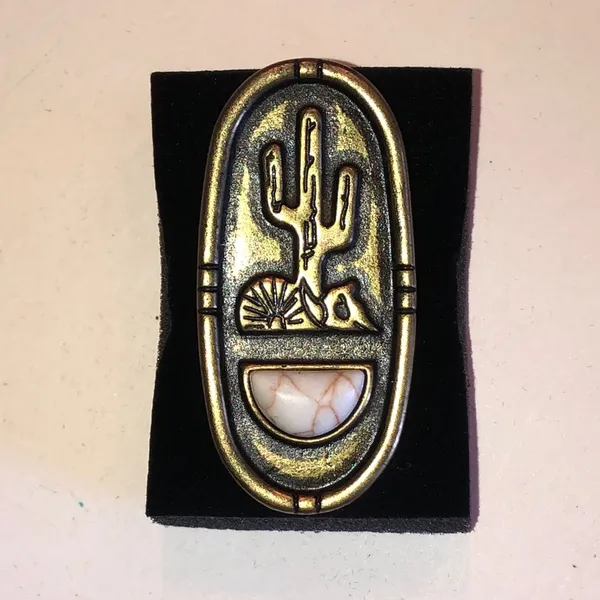 Southwestern Aged Gold-Tone Cactus Ring with Faux Stone - Image 2