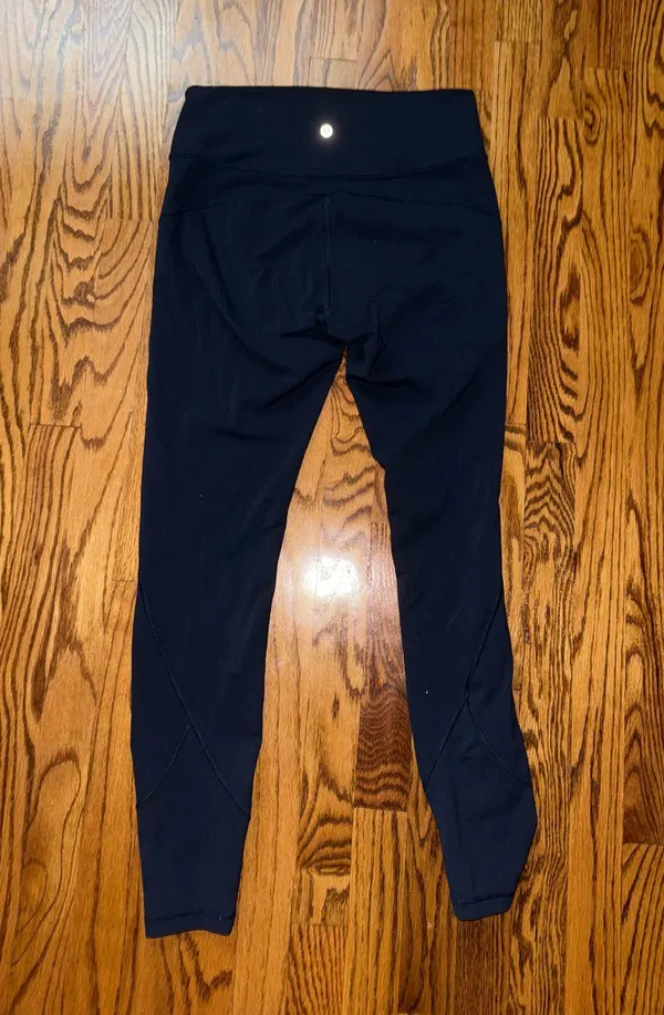 Lululemon in movement tight 28” everlux true navy - Image 3