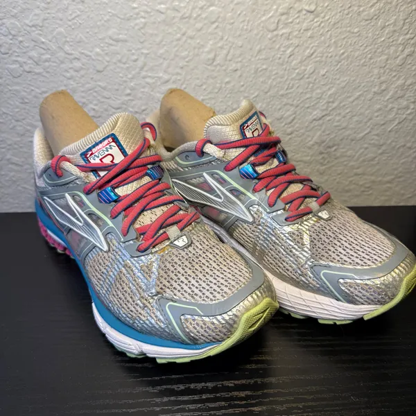 Brooks Ravenna 6 White Raspberry Athletic Running Shoes Sneakers Womens Size 6.5 - Image 2
