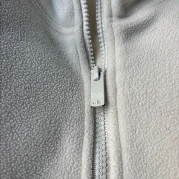 Alo White Polar Fleece Half-Zip Pullover fits medium or large - Image 3