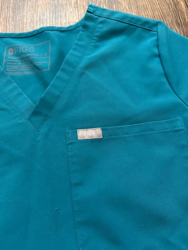 NWOT FIGS Women’s Pacific Blue Catarina One Pocket Scrub Top Nursecore - Size S - Image 5