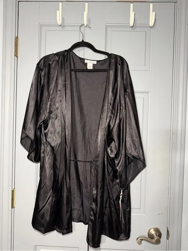 Linea Donatella Black Satin Camisole and Fringe Robe Set - Image 7