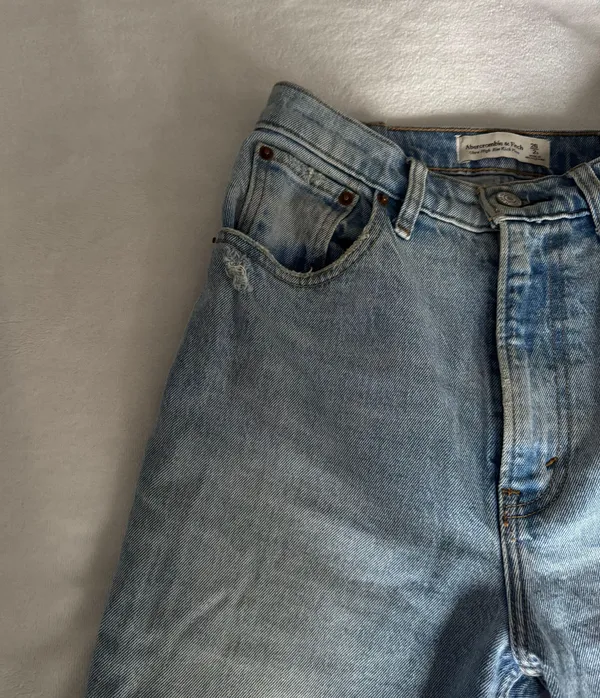 Abercrombie Kick Flare Jean Petite - Image 3