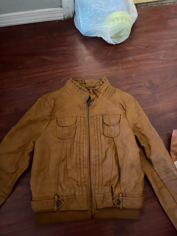 Tan Women’s Leather Jacket Size M - Image 2