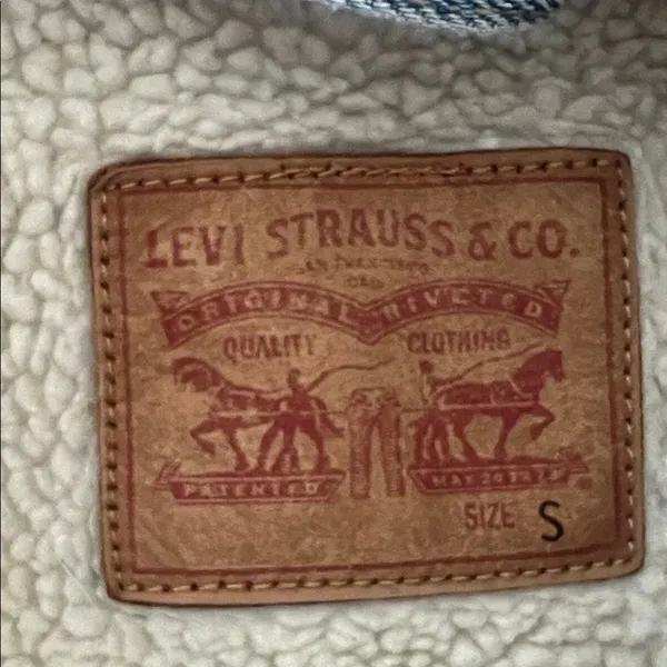 Levi’s Sherpa Lined Floral Embroidered Trucker Jacket Size S Light Wash - Image 6