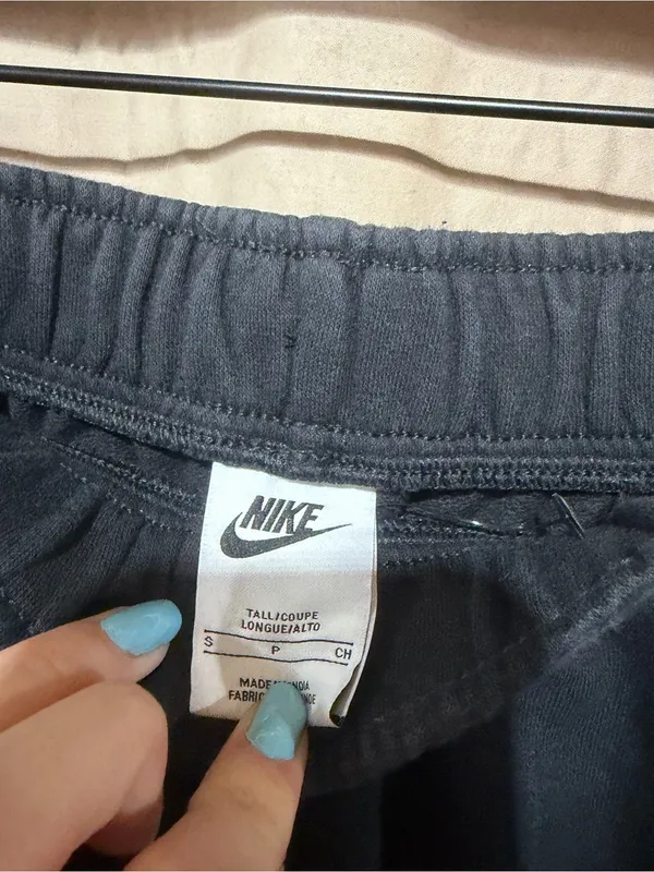 Nike joggers - Image 2