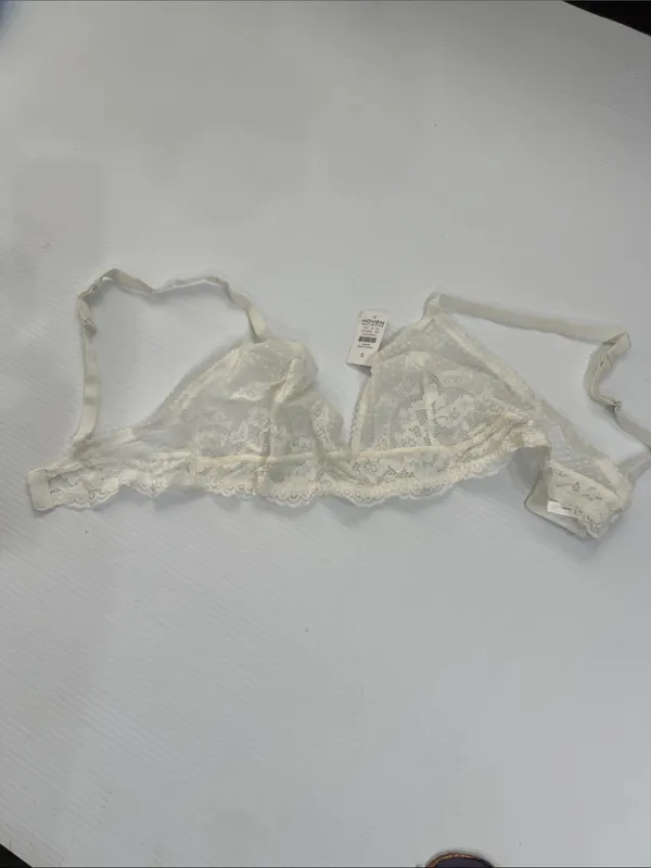 Have Lace Triangle Bralette in Ivory - Image 2