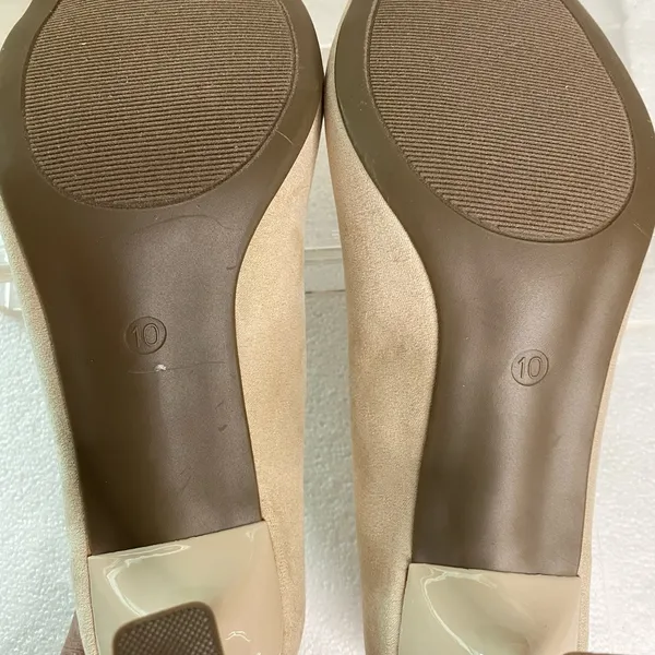 Beige faux suede pumps heels Tan Size 10 - Image 7