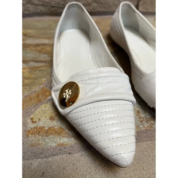 Tory Burch pointed-toe Stiched Gold Tone Logo flats white leather size 8 - Image 7