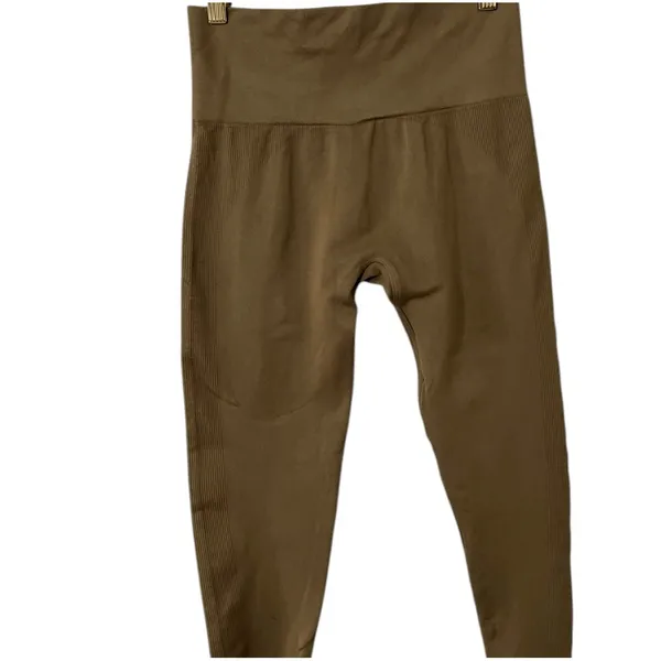 SET ACTIVE SculptFlex Seamless Yoga Tan Leggings - Image 4