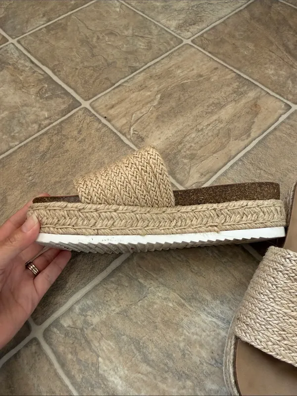 Women’s Size 8 Soda Sandals - Image 6