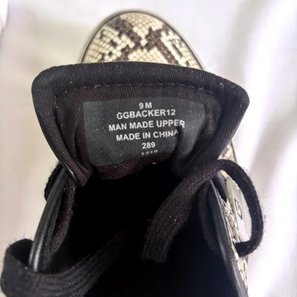 Guess Los Angeles Snake Print Sneakers Women's Size 9‎ Y2K Streetwear Luxe Chic - Image 5