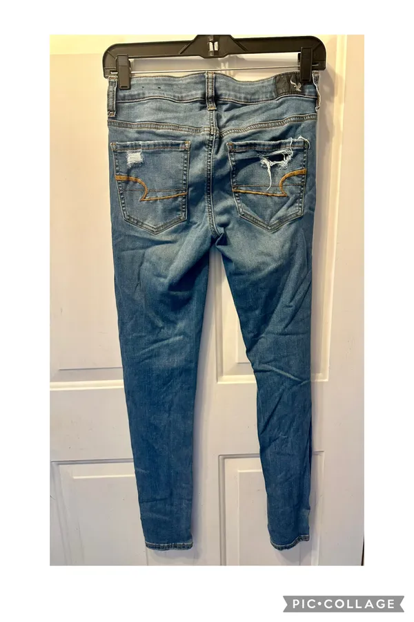 American Eagle Light Wash Jeggings Super Super Stretch 6 - Image 2