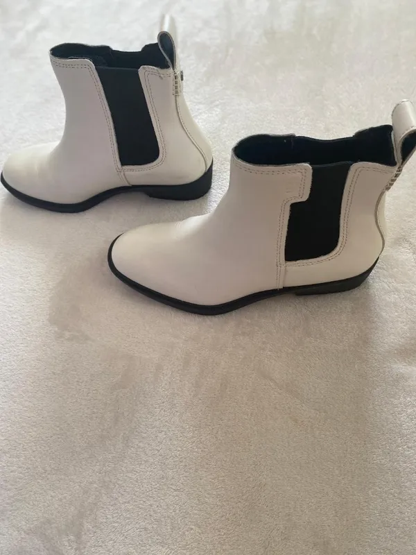 UGG Women's White & Black Emmeth Boots - Image 2
