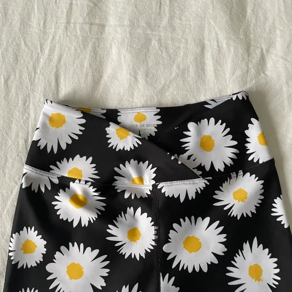 Year Of Ours Veronica Daisy Leggings - Image 3