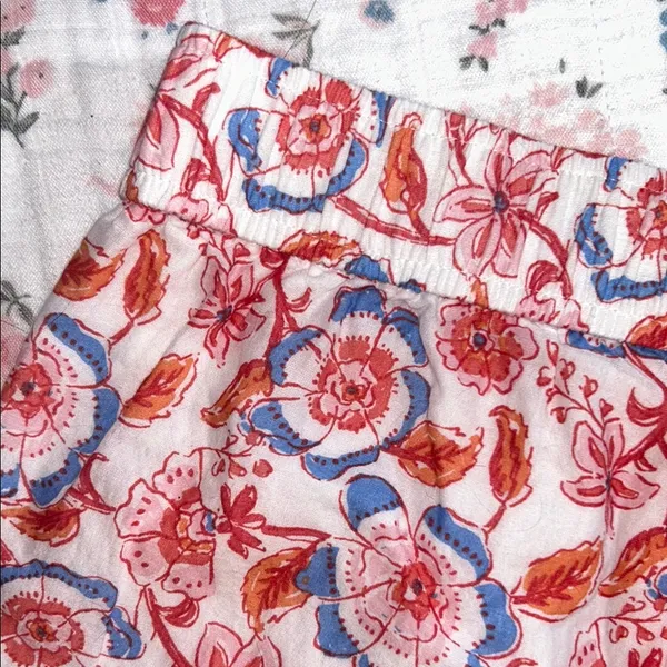 Vineyard Vines Size XS Floral Print Shorts - Image 9