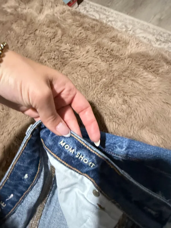 American Eagle Mom Shorts - Image 3