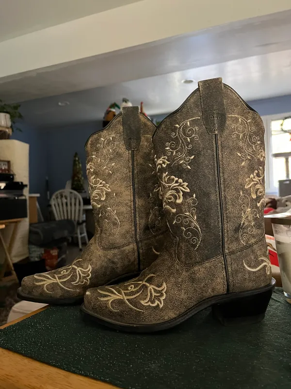 Old West Cowgirl Boots - Image 3