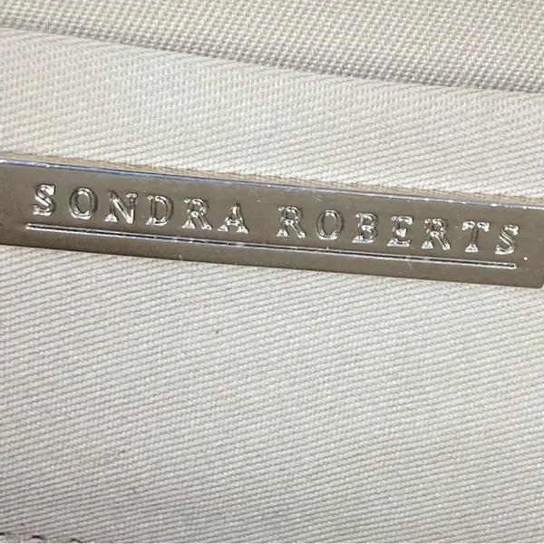SONDRA ROBERTS Metallic Etched Box Clutch - Image 12