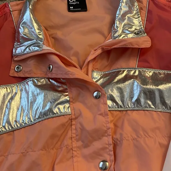 GapFit windbreaker jacket, size medium - Image 3