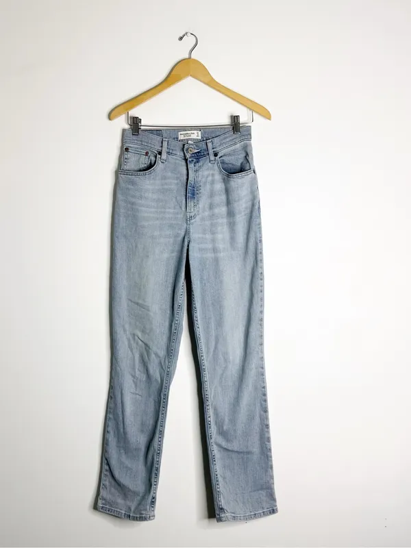 Abercrombie & Fitch Curve Love 90s Straight Ultra High Rise Jeans Size 2/26 - Image 4