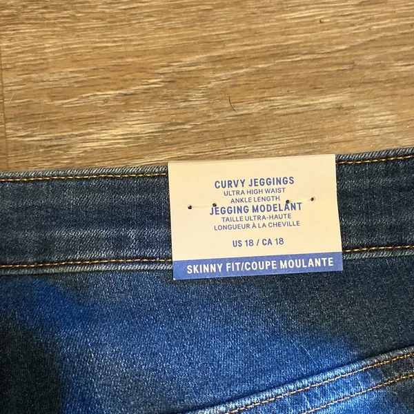 H&M Medium Wash Curvy Jeggings Size 18 NWT - Image 4