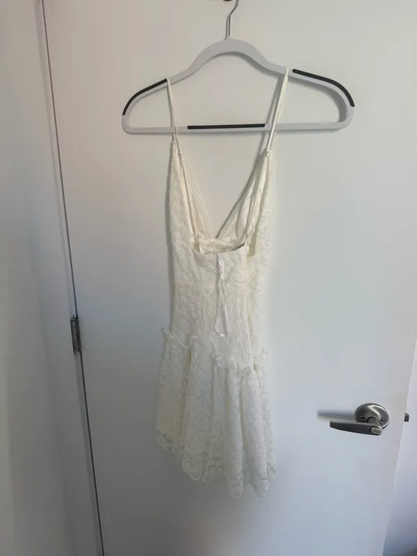 Selfie Leslie Dress White Mini - Image 4