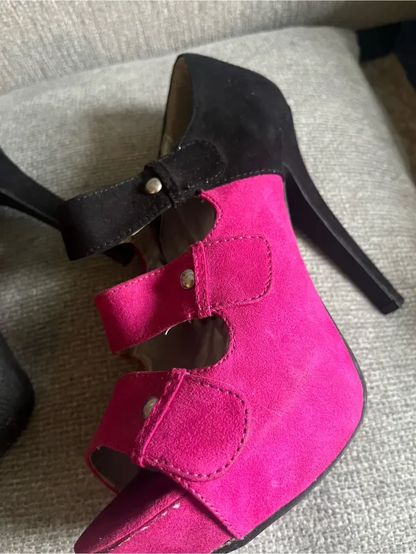 Charlotte Russe Hot Pink and Black Strappy Suede Heels - Image 5