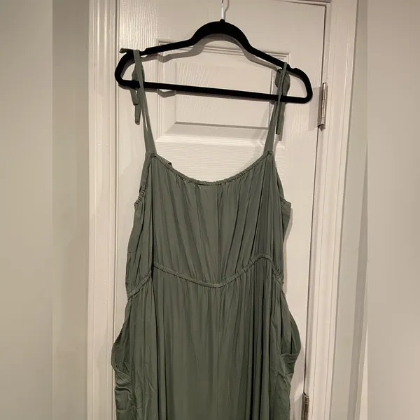 NWT Gap Size XXL Sage Green Adjustable Strap CroppedWide Leg Flowy Romper - Image 7