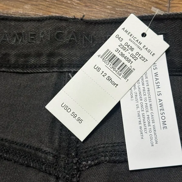 NWT American Eagle Distressed Mom Jean 12 Short - Image 3