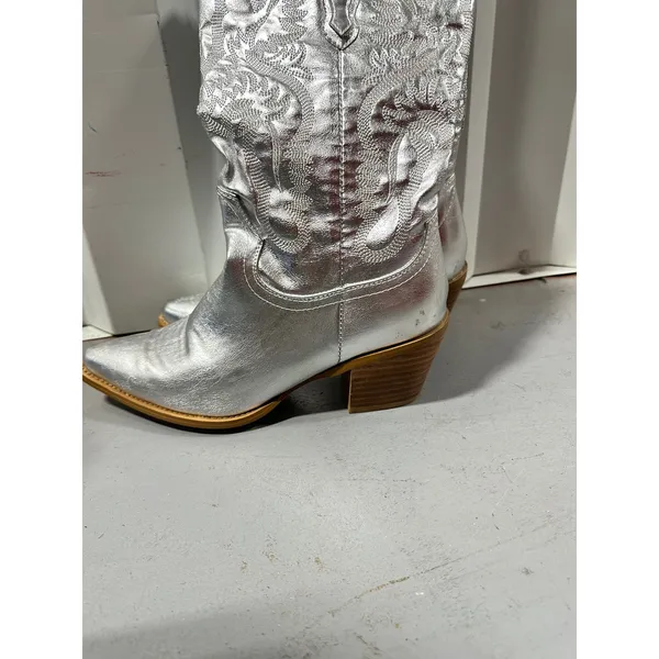 Metallic Silver Western Cowboy Boots with Embroidered Detail and Block Heel - Image 7