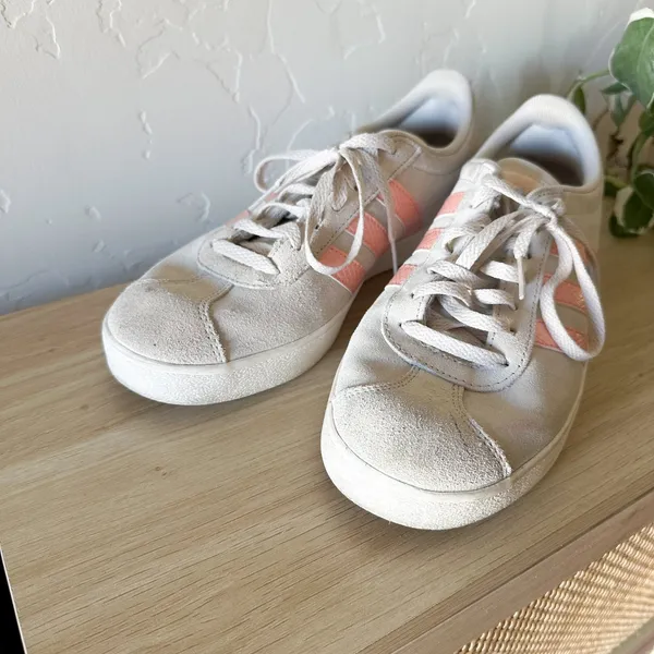 Adidas | VL Court 2.0 Suede Lace-Up Sneaker‎ in White & Dust Pink size 8 - Image 4