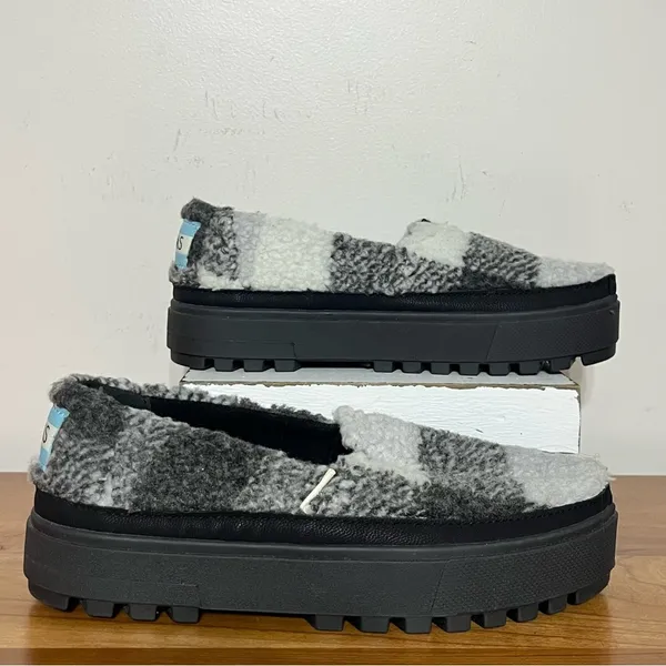 Toms Women's Black & White Plaid Platform Alpargata‎ Loafers Shoes Size: 5.5M - Image 2