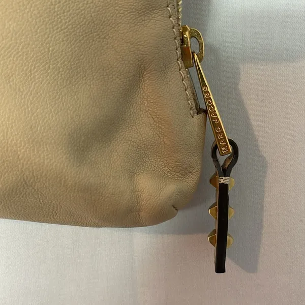 Marc Jacobs Beige Leather Small Gold Studded Shoulder Bag - Image 3