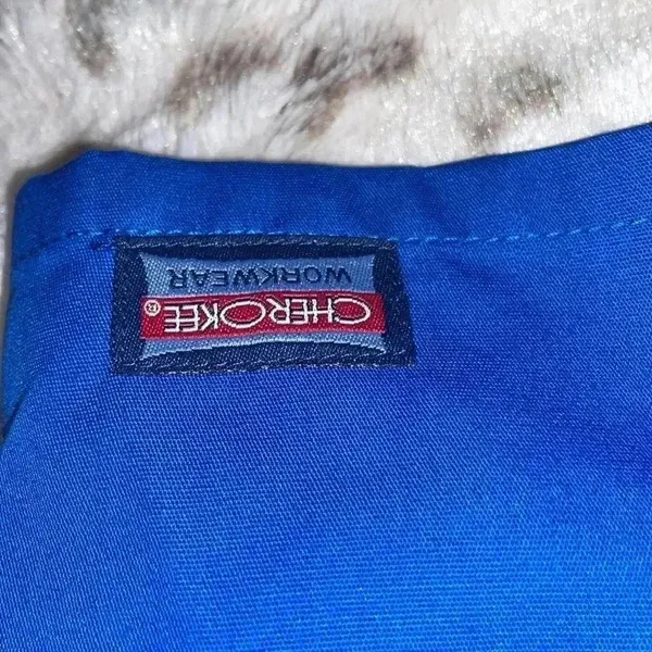 NWT Cherokee Scrub Top - Image 4