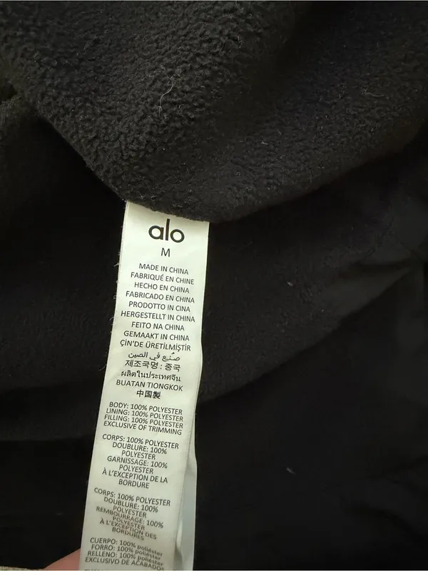 ALO Yoga Urbanite Wrap Puffer Jacket Size Medium - Image 6