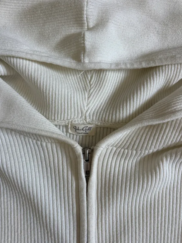 Brandy Melville Sweater - Image 3