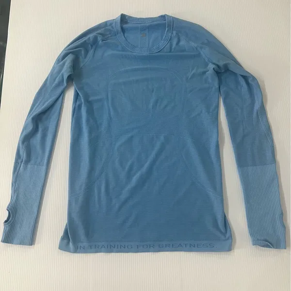 Women’s Lululemon light blue long Sleve - Image 3