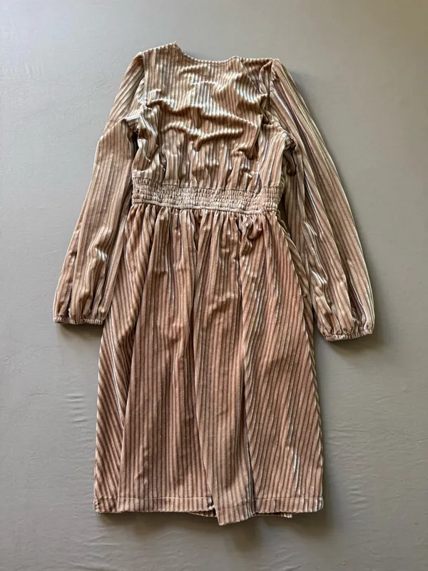 ZESICA Velvet Smocked Waist Midi Dress - Image 8