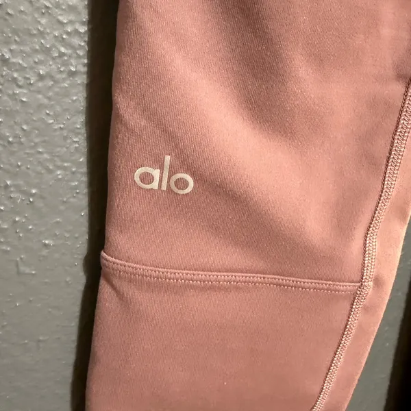 ALO Yoga High Waisted Dusty Rose Pocket Leggings - Image 11