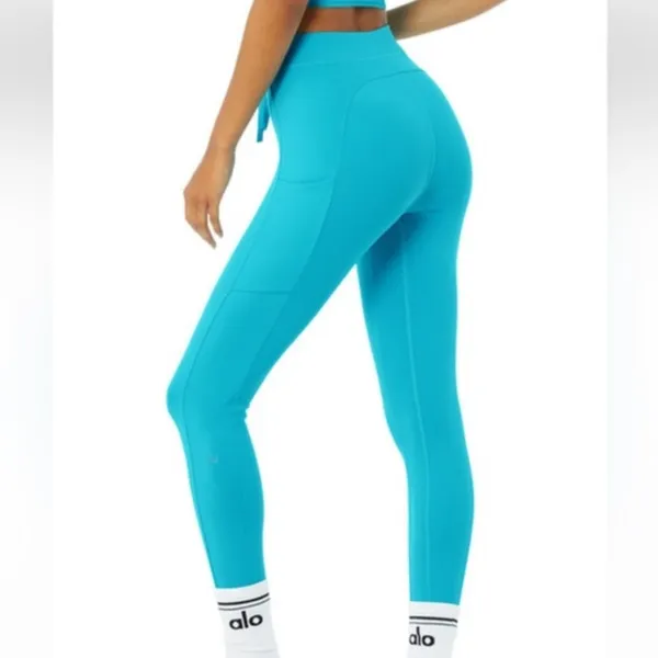 Alo Yoga Women's 7/8 High-Waist Checkpoint Leggings aqua blue size medium - Image 3