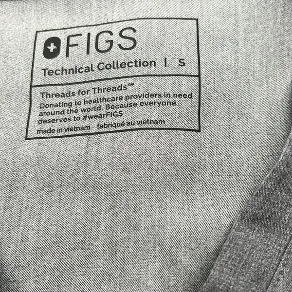 Figs Casma 3 pocket graphite v neck scrubs top small - Image 7