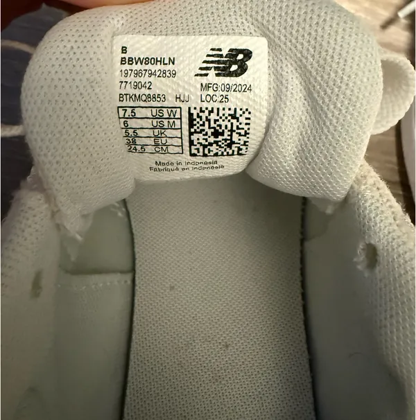 New Balance Sneakers - Image 4