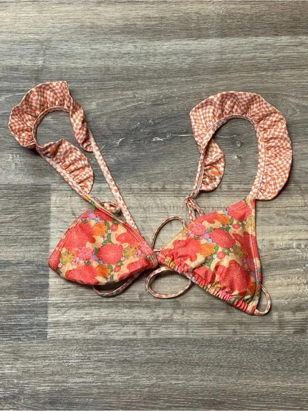 Strawberry Milk Mob Floral Print Ruffled Triangle Bikini Top Women’s Medium - Image 3
