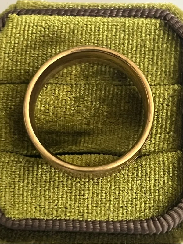Butterfly Design Stainless Steel Golden 8mm Polished Finish Band Size 9 - Image 4