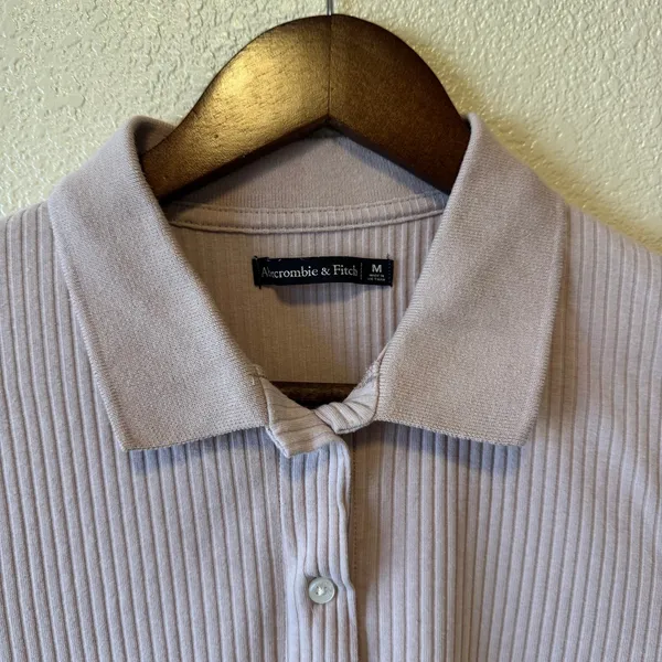 Abercrombie & Fitch Pink Ribbed Button Front Polo Top Size Medium - Image 3