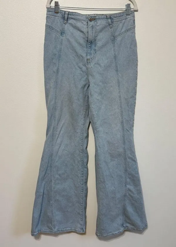 Free People We the Free Florence Flare High Waist Jeans Size 31 Light Wash Boho - Image 2