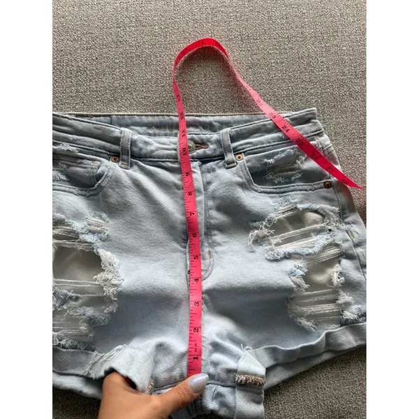 American Eagle High Waisted Distressed Denim Shorts Light Wash Size 8‎ Cuffed - Image 5